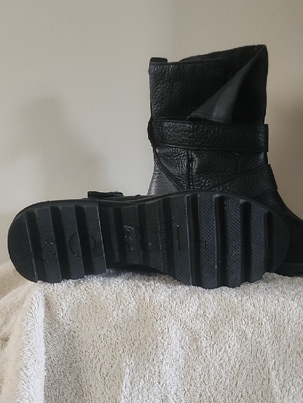 Sorel Phoenix Waterproof Black Leather Lace-Up Buckle Mid-Calf Boots - Picture 2 of 2